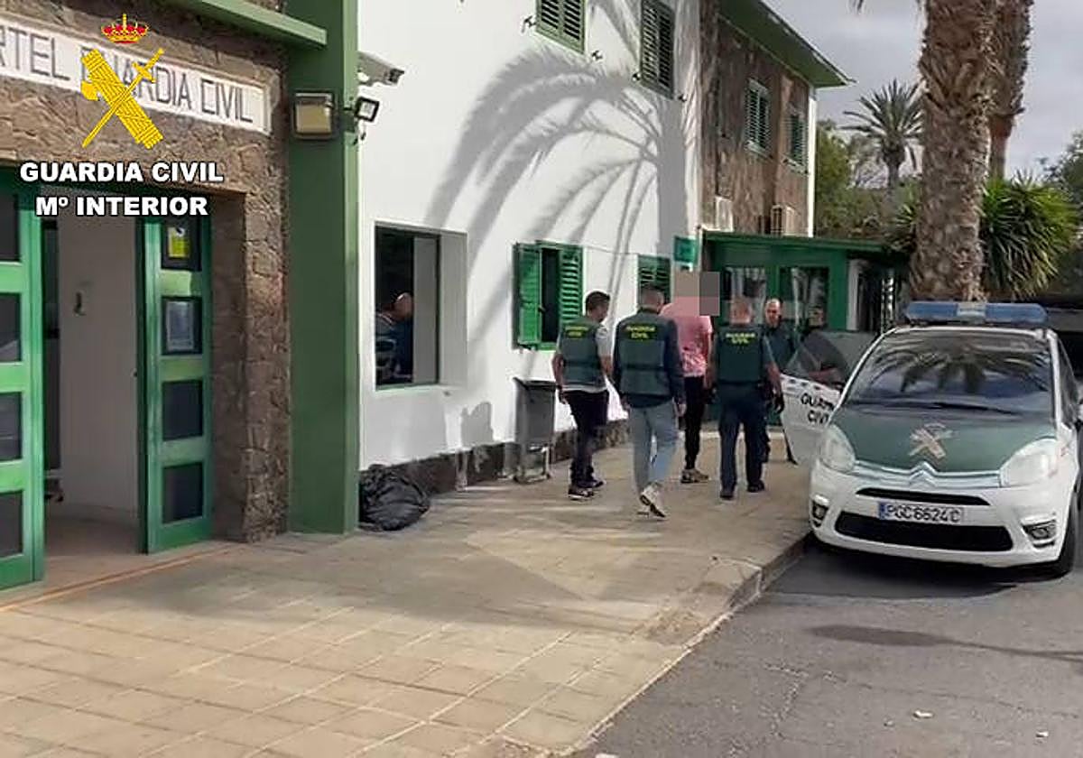 Cinco detenidos por hacer quedadas por whatsapp para robar en Fuerteventura