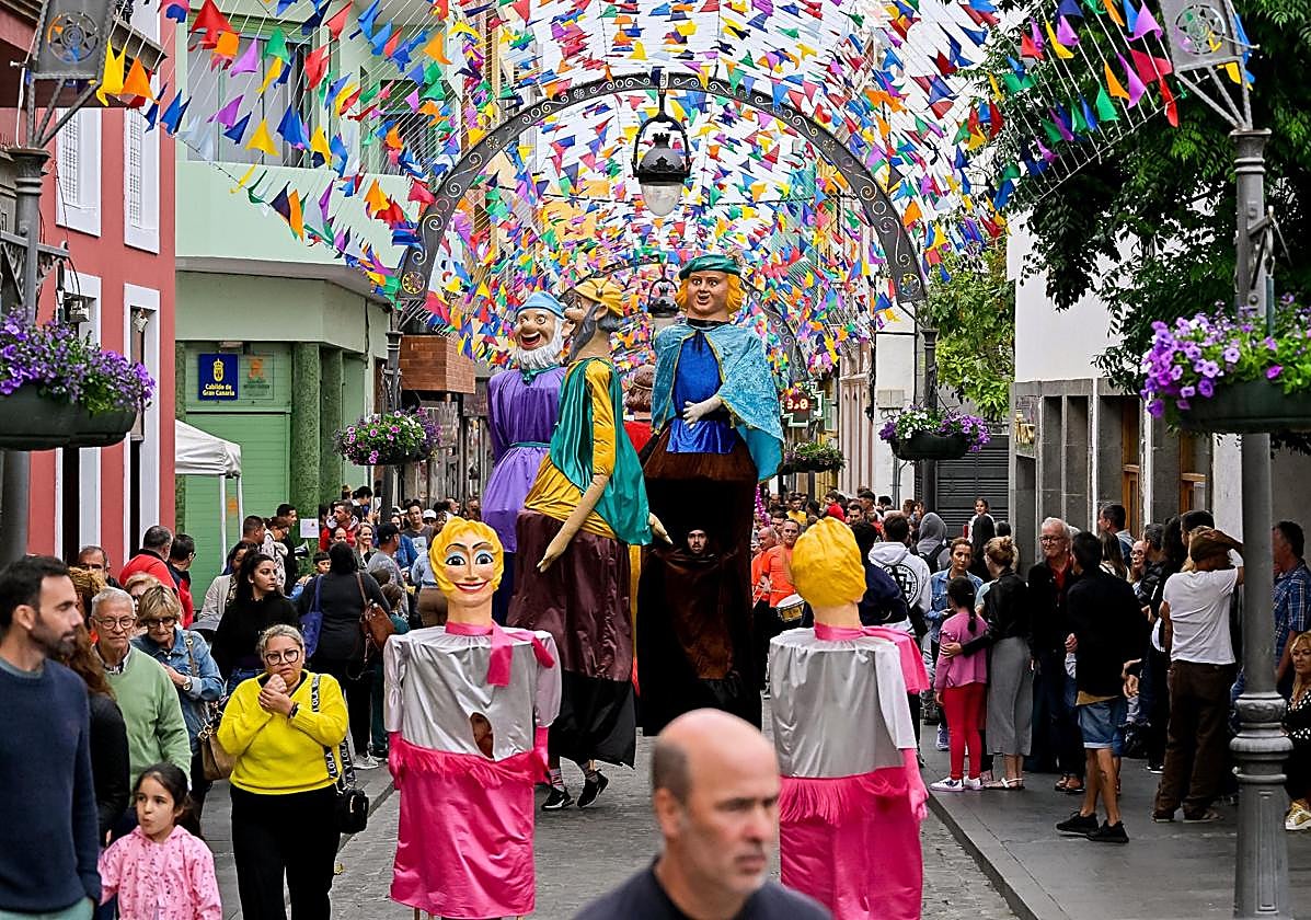 Papagüevos en la calle Capitán Quesada, en el casco de Gáldar.