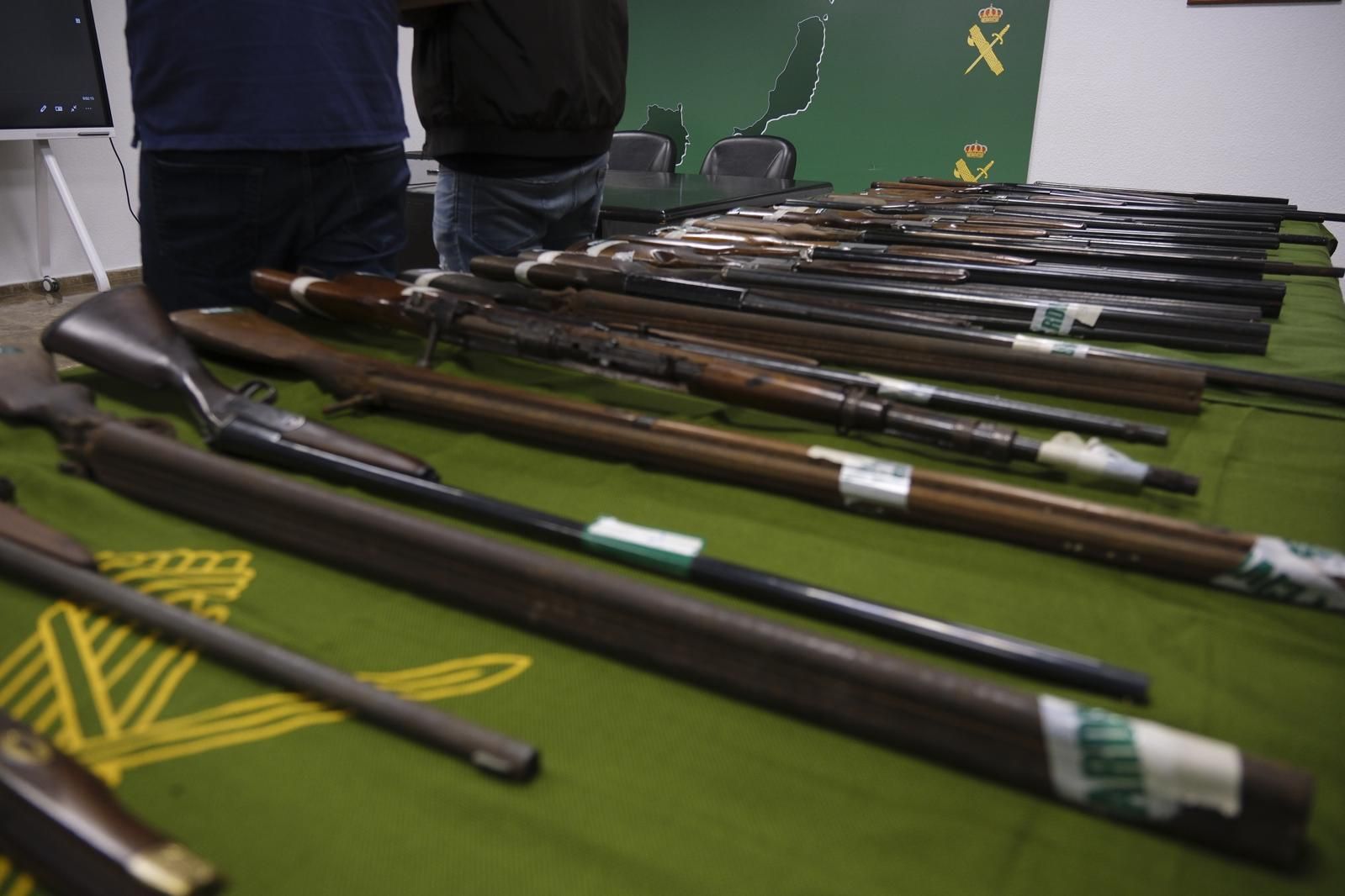 Imágenes del mayor taller ilegal de armas de fuego en Las Palmas