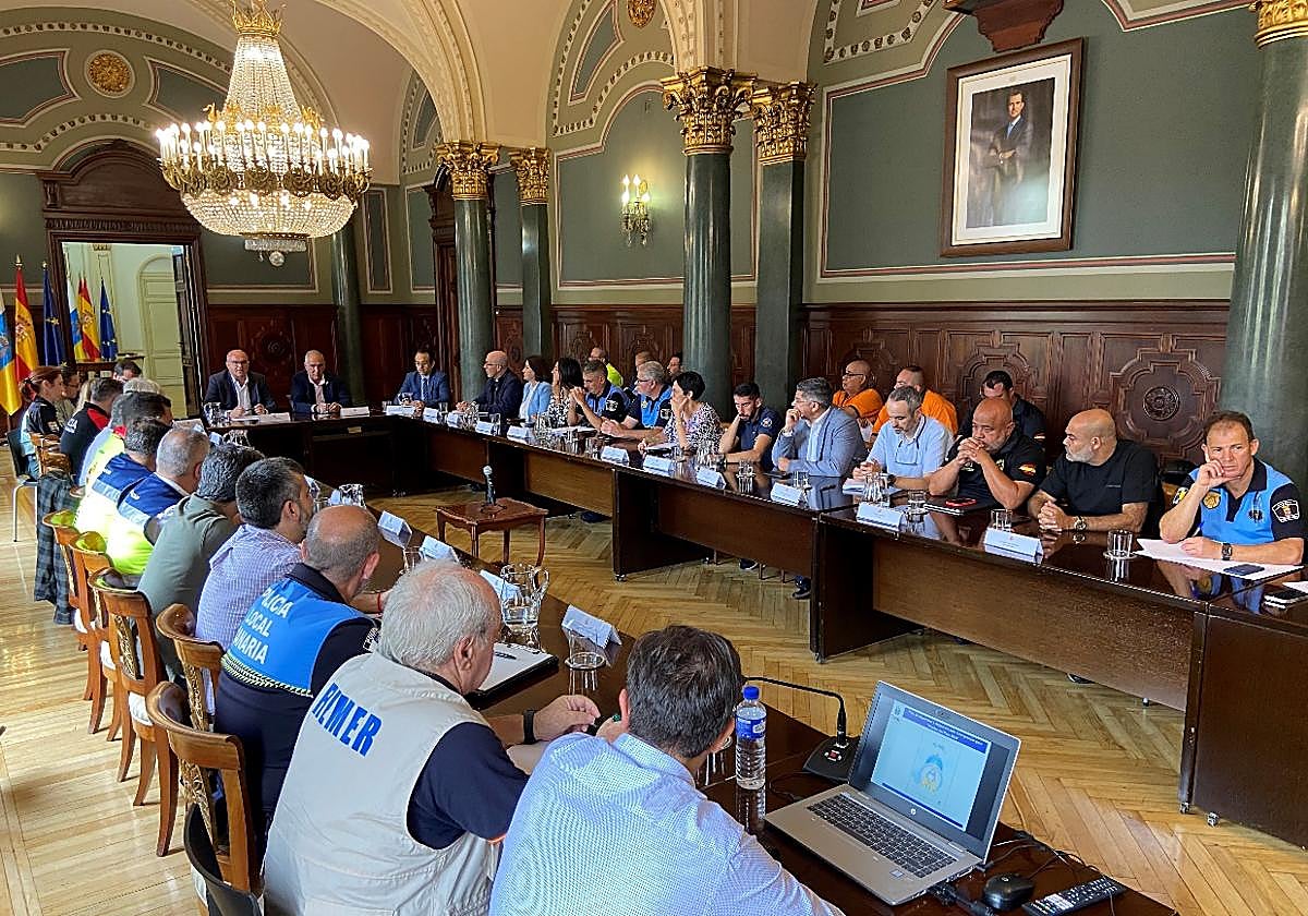 Reunión de seguridad para las Fiestas de El Pino 2024