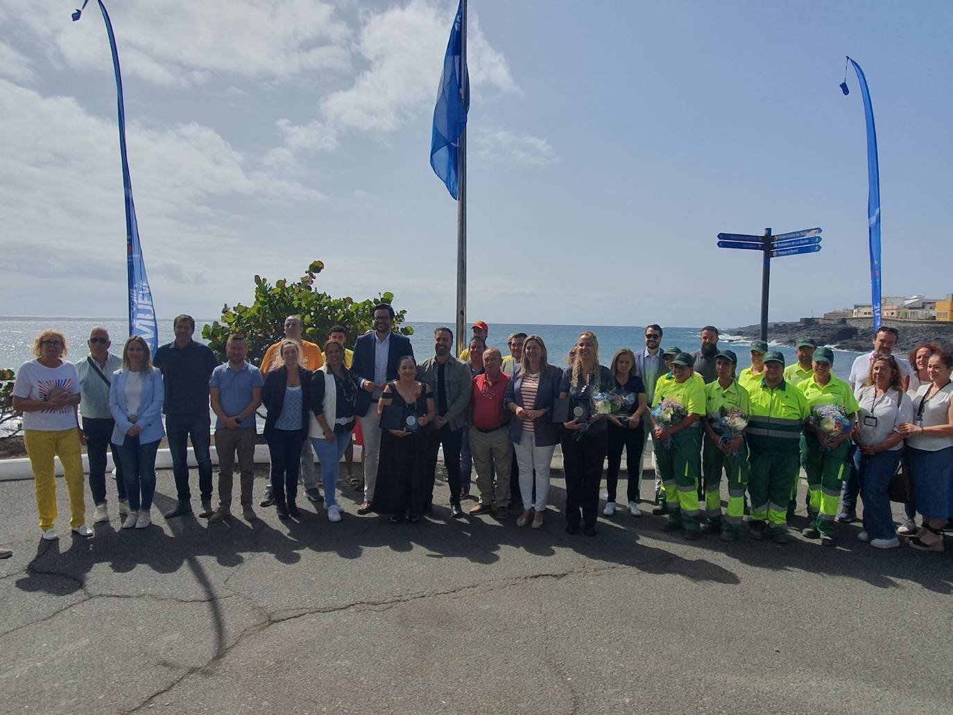 Imagen del acto de izado de bandera en La Garita.