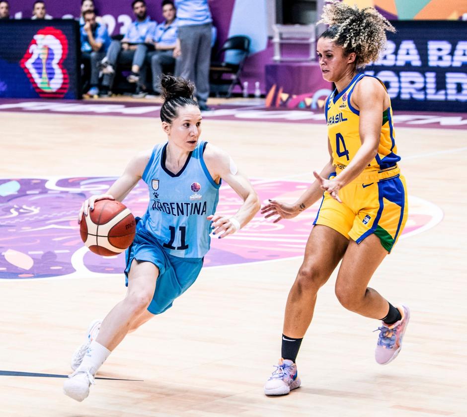 Melisa Gretter dirige el juego de Argentina.