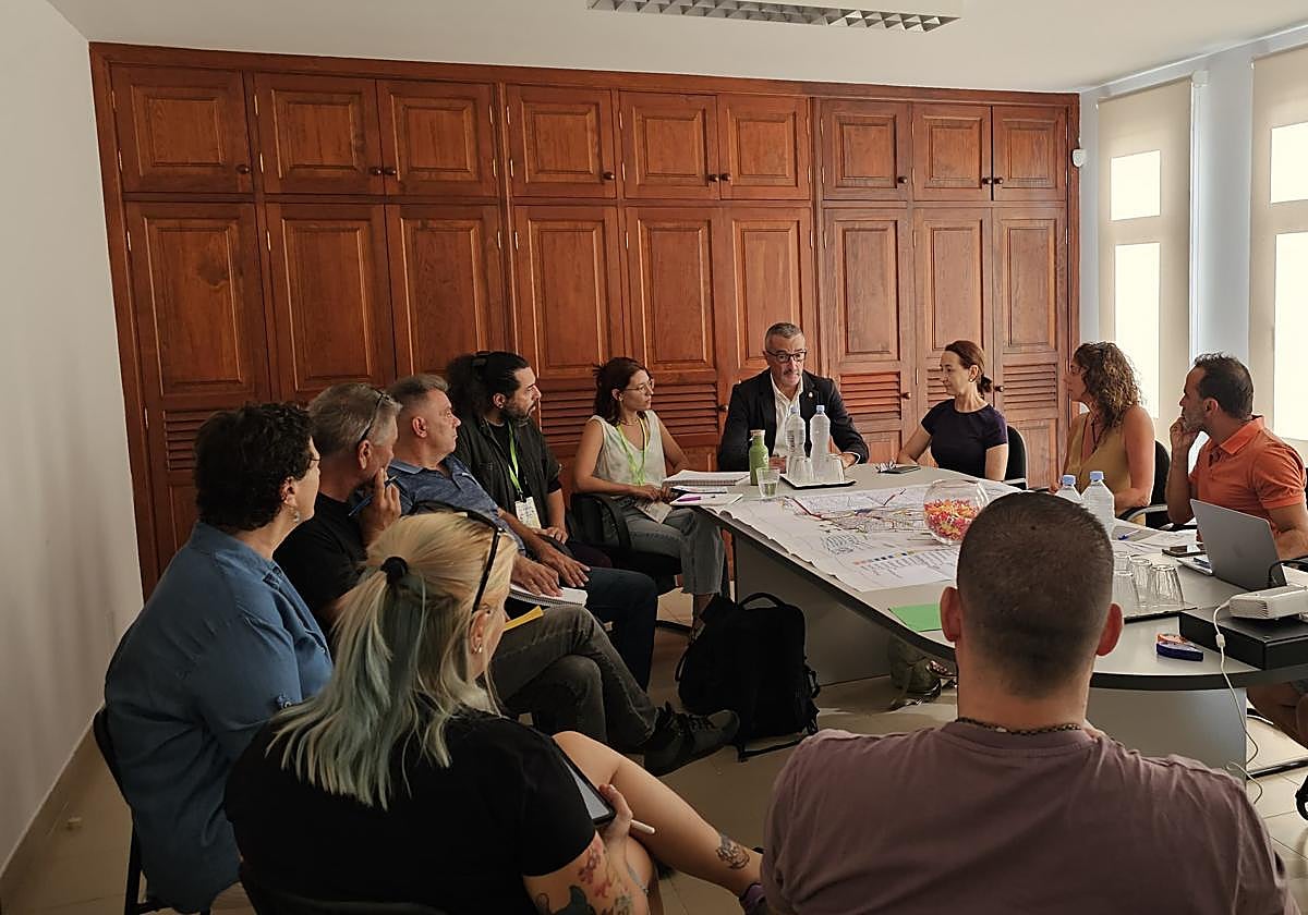 Encuentro de trabajo este miércoles en Arrecife, coordinado por Bienestar Social del Cabildo.