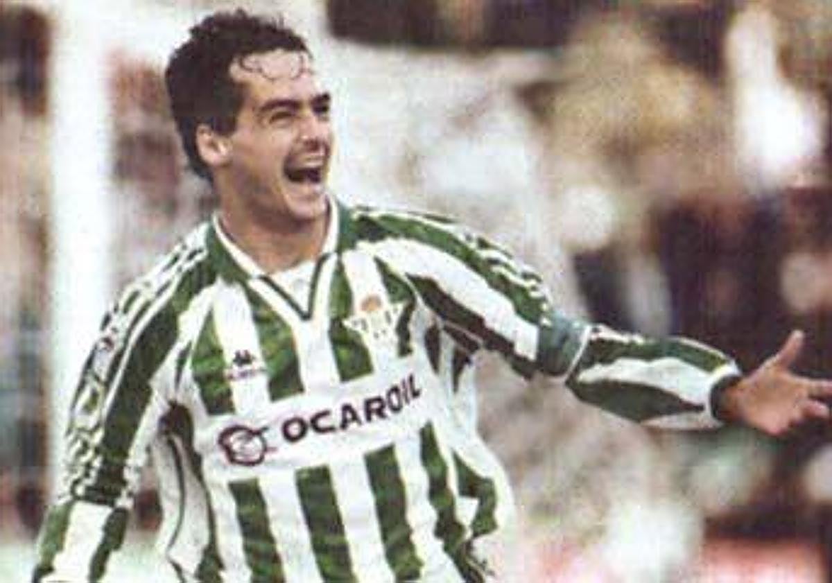 Imagen principal - Alexis, Jorge y Pablo Sicilia, tres ilustres del balón que ahora lo son de la raqueta