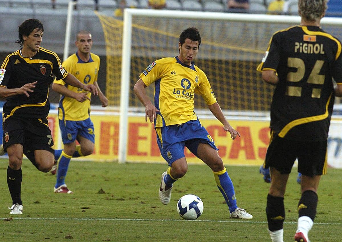 Imagen secundaria 1 - Alexis, Jorge y Pablo Sicilia, tres ilustres del balón que ahora lo son de la raqueta