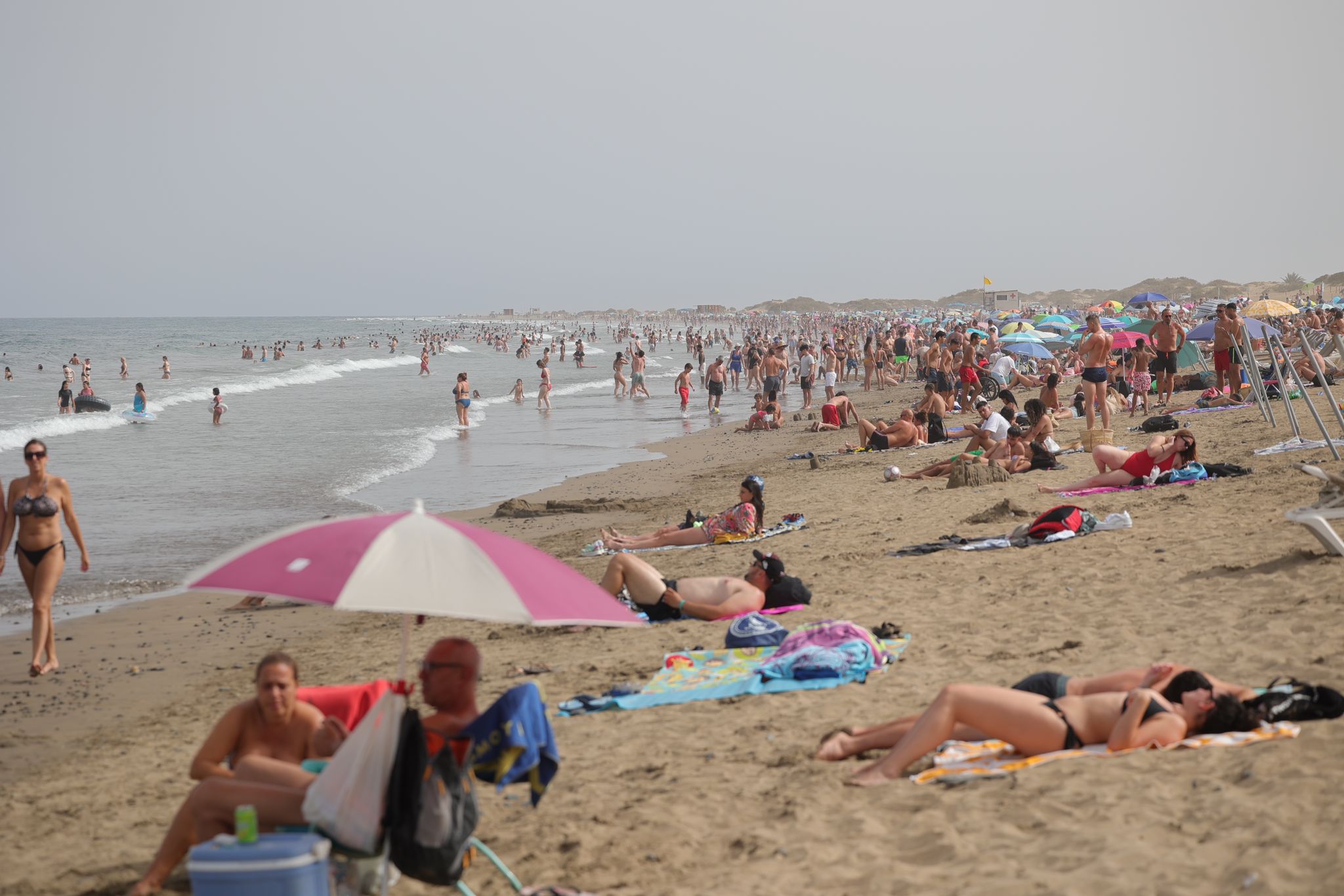 Las playas del sur, abarrotadas por el calor