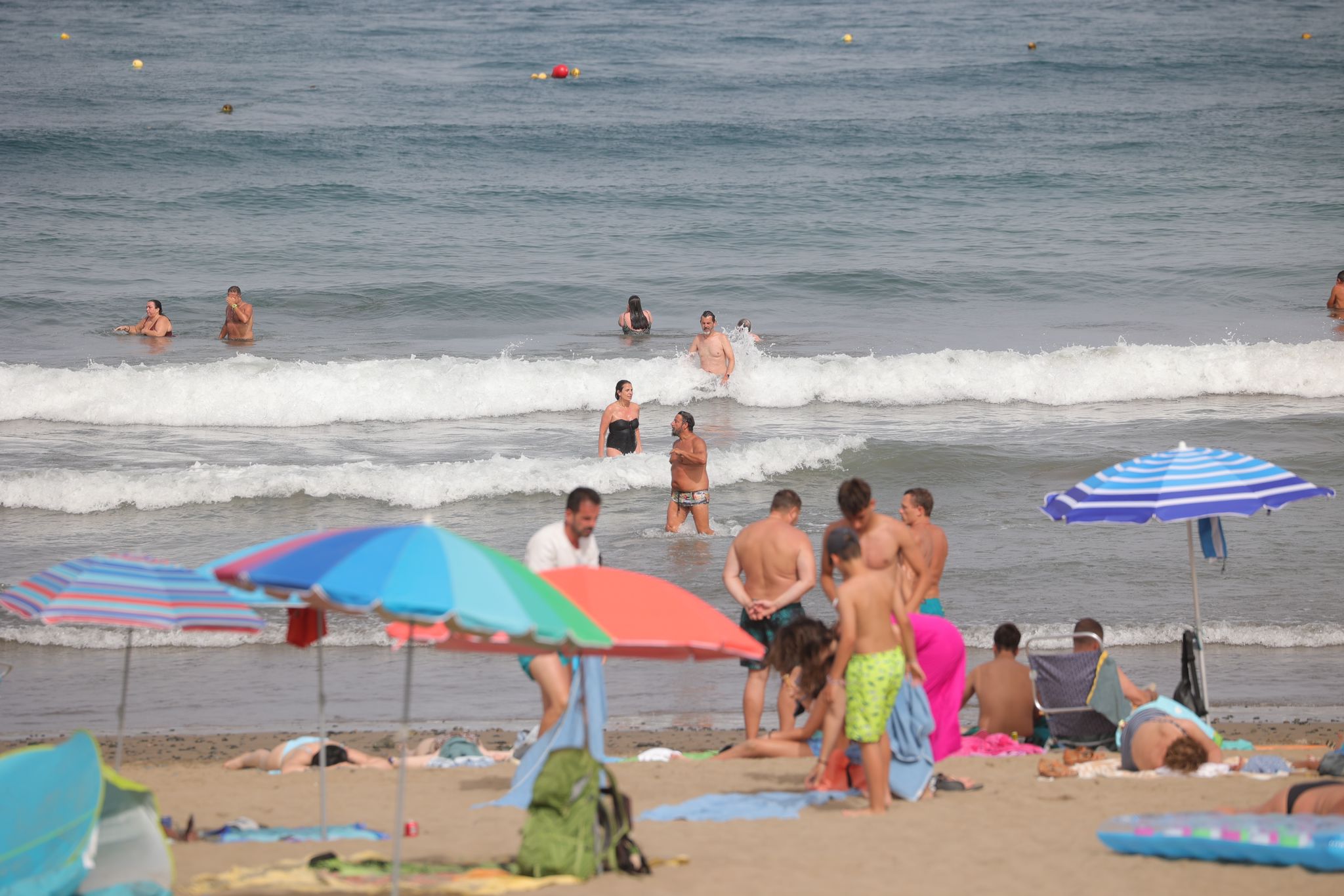 Las playas del sur, abarrotadas por el calor