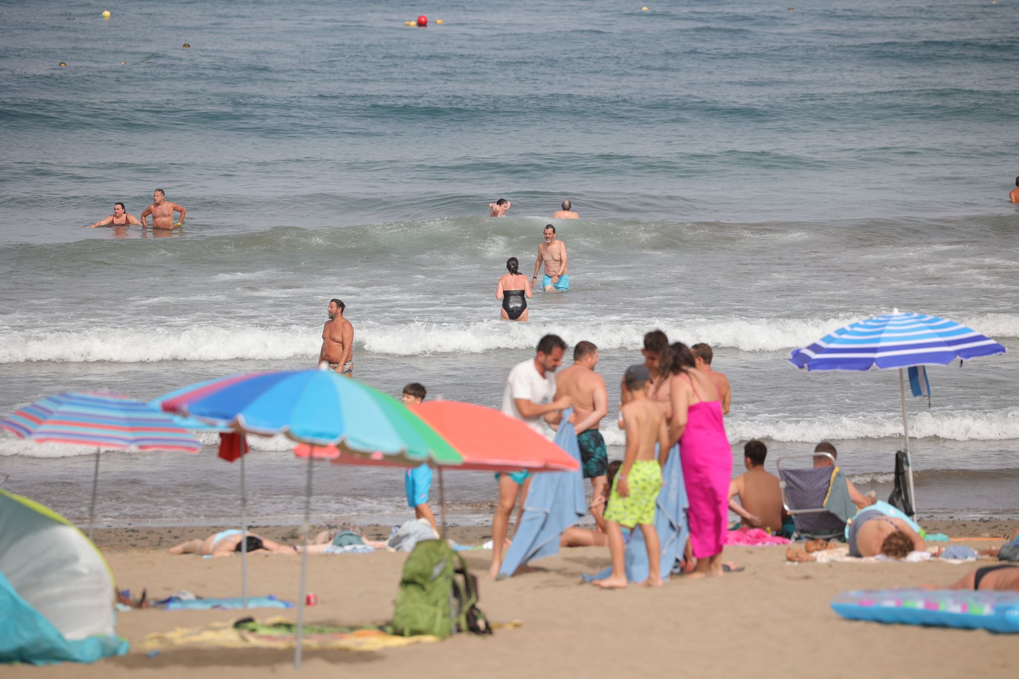 Las playas del sur, abarrotadas por el calor