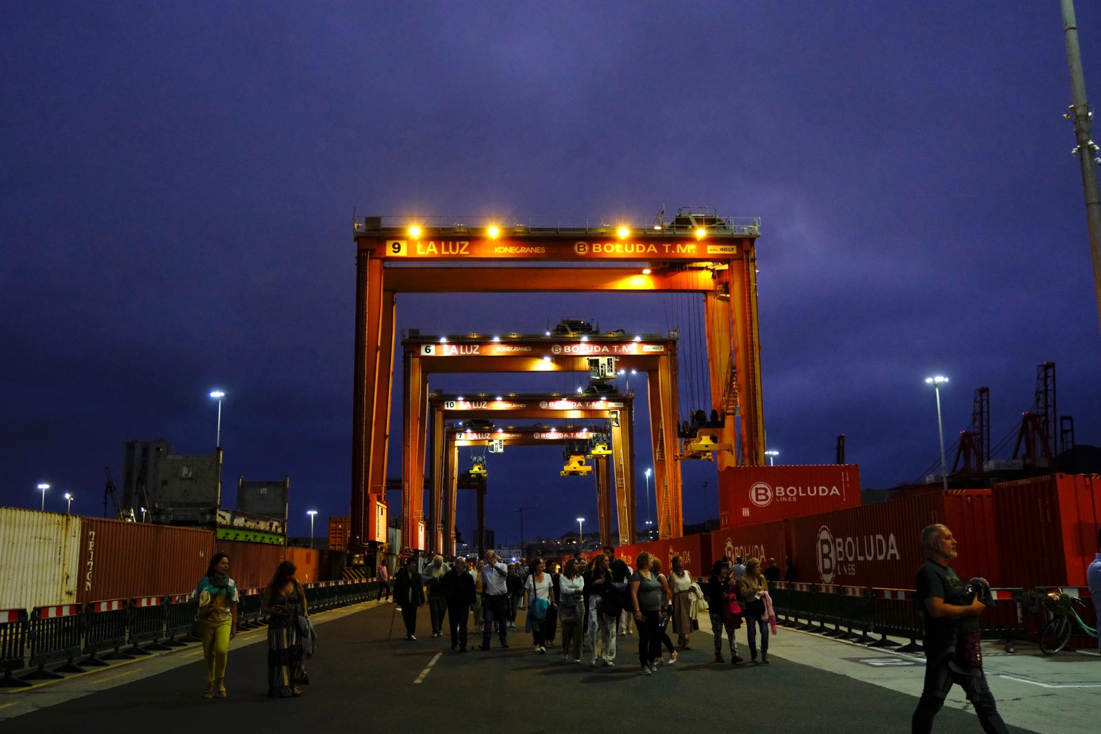 Música y danza a la luz de la noche y el mar