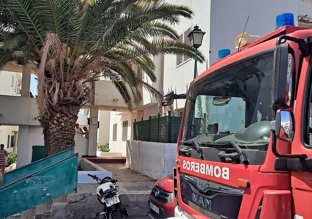 Imagen del edificio donde está la casa incendiada.