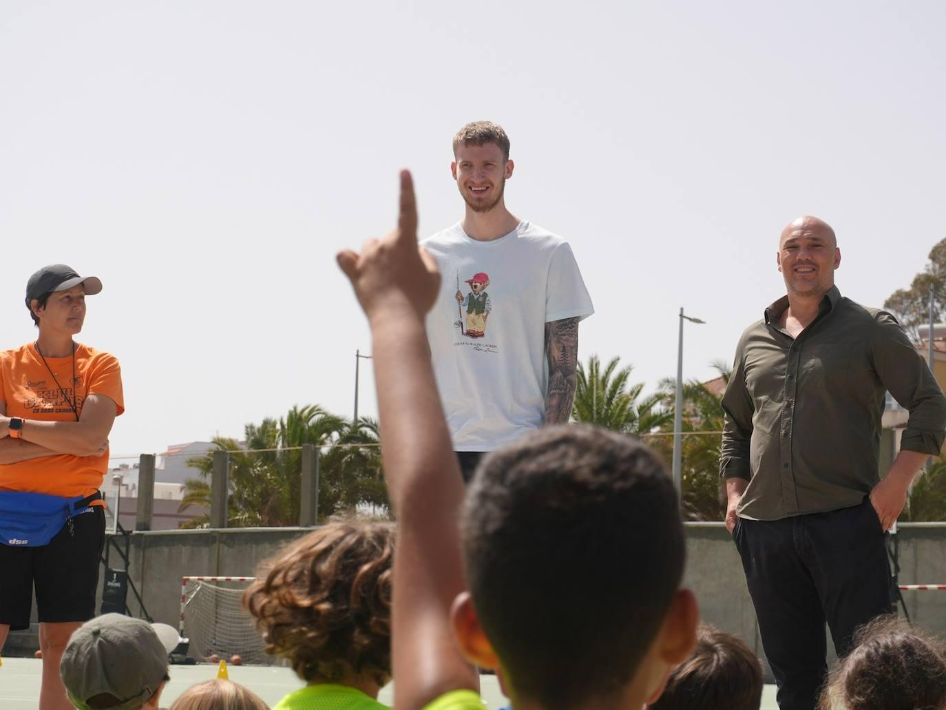 Olek Balcerowski visita el Campus del CB Gran Canaria