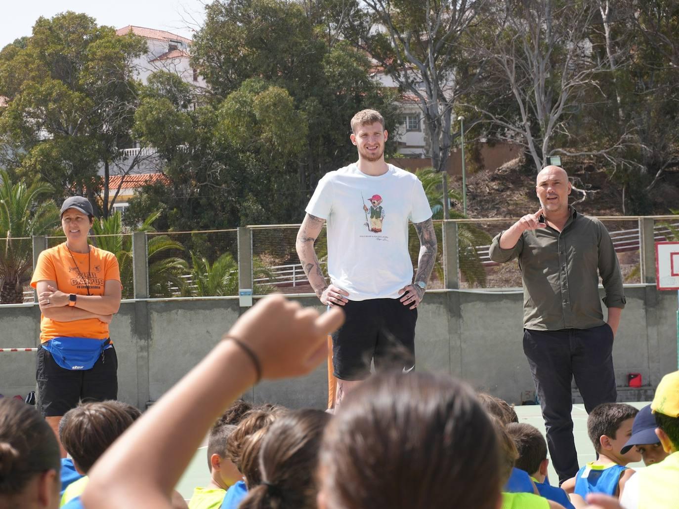 Olek Balcerowski visita el Campus del CB Gran Canaria