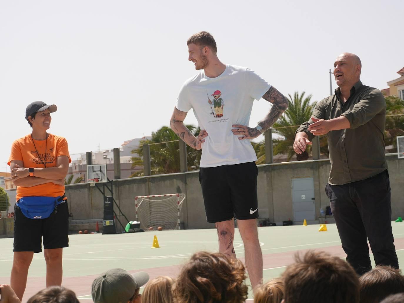 Olek Balcerowski visita el Campus del CB Gran Canaria