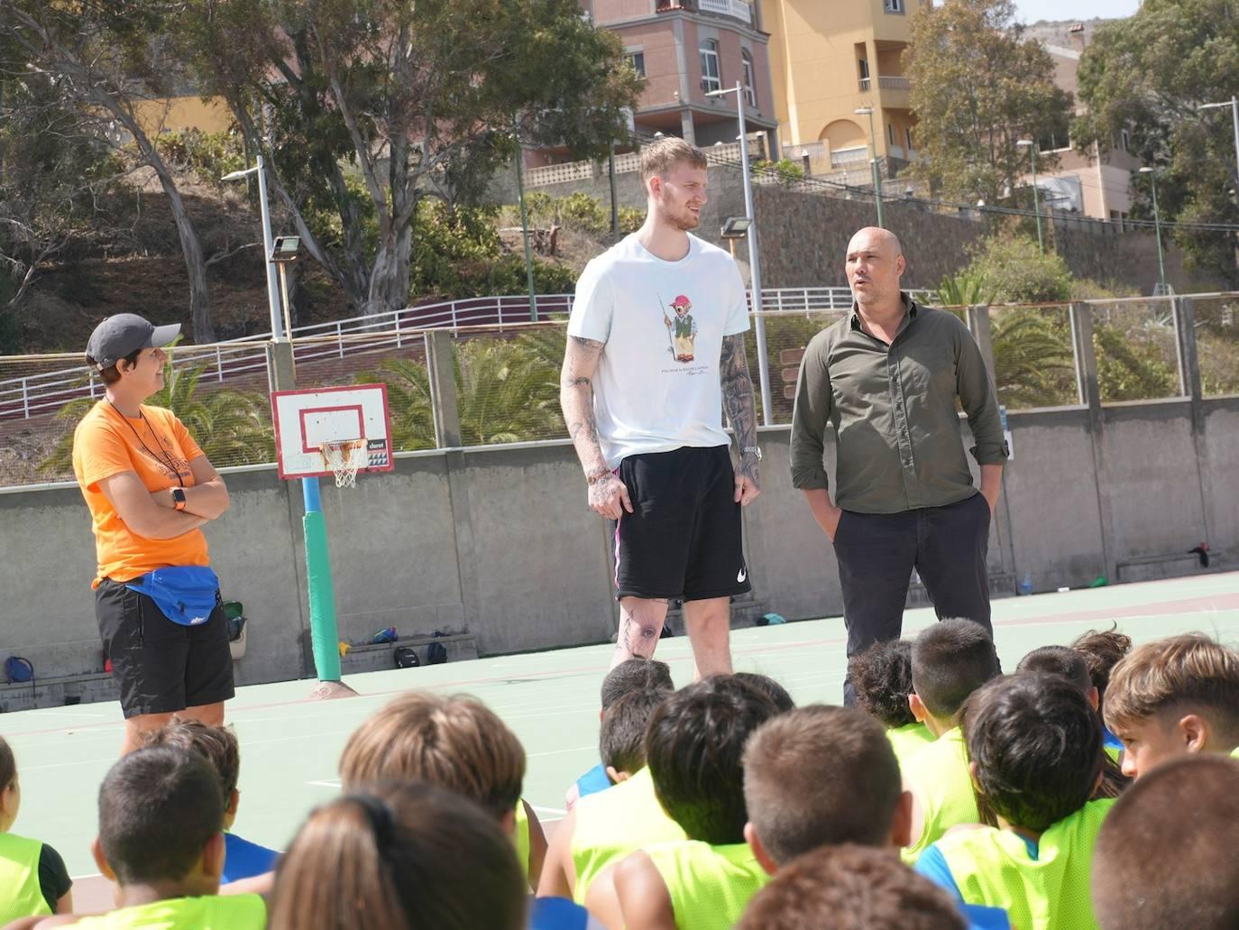 Olek Balcerowski visita el Campus del CB Gran Canaria