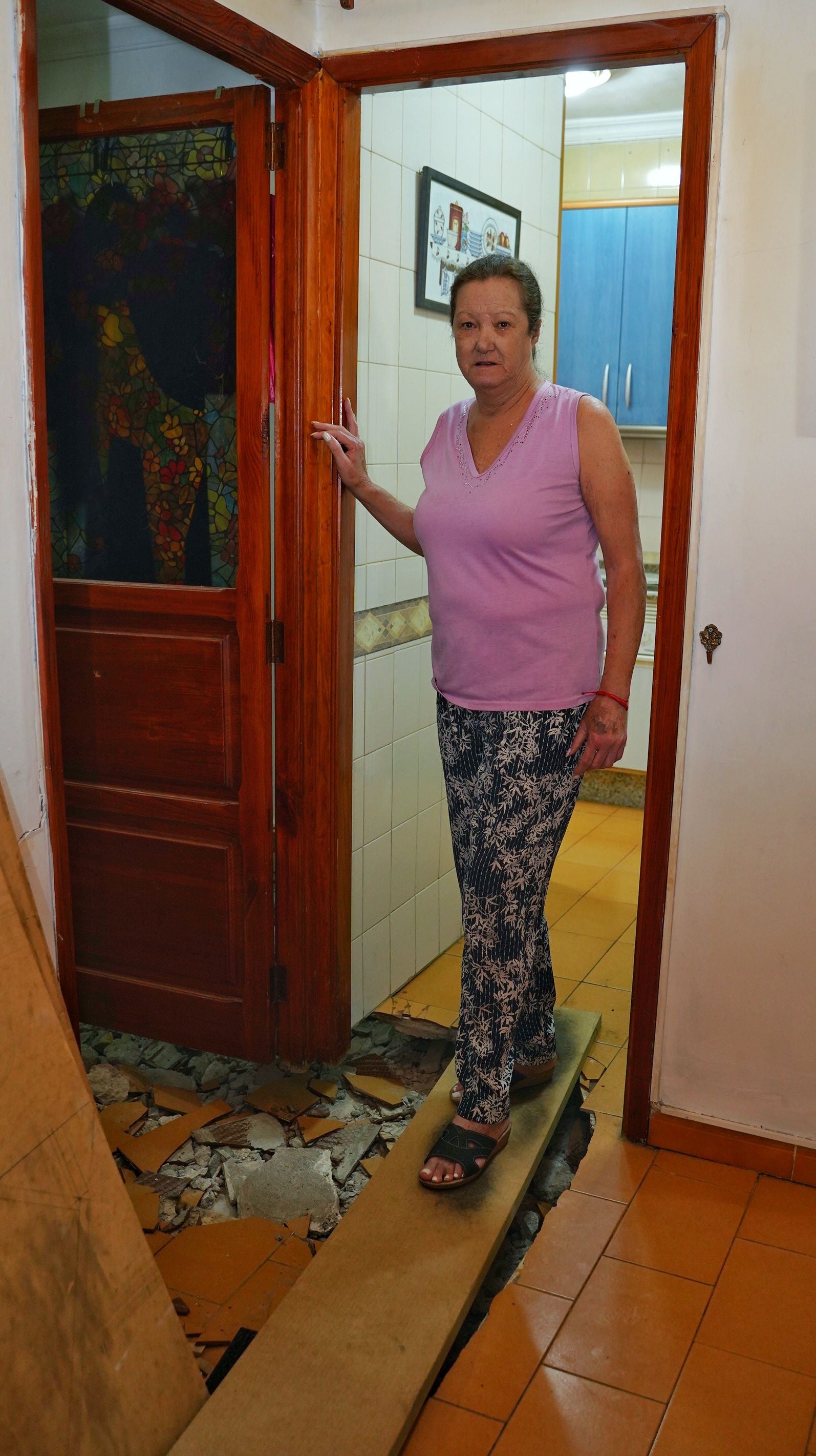 Vecina de Schamann pide ayuda para el problema de hundimiento de su casa