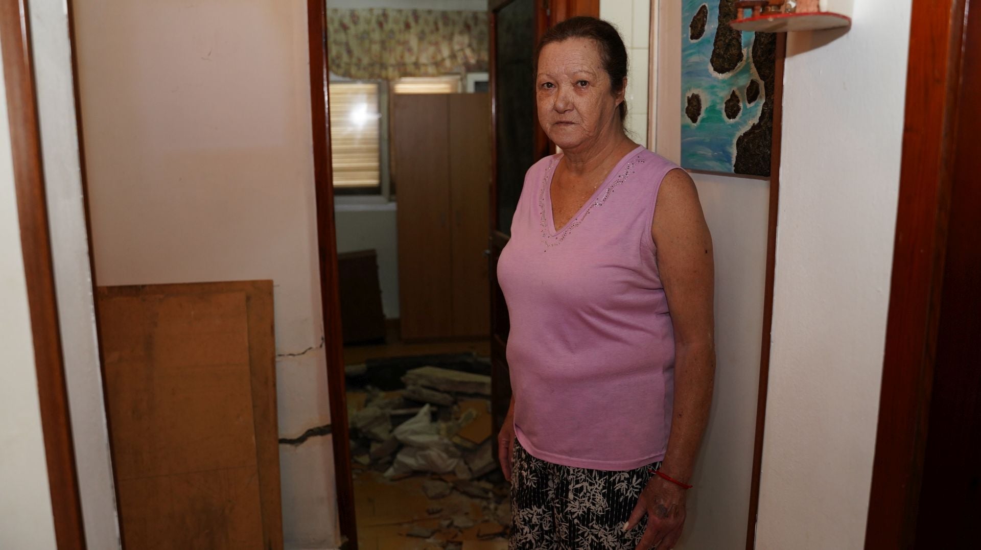 Vecina de Schamann pide ayuda para el problema de hundimiento de su casa