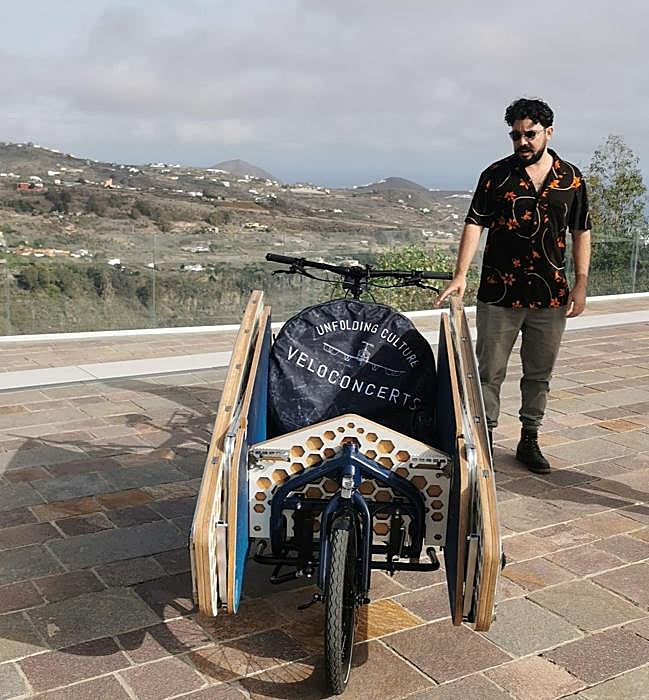 DelBueno, en Moya con La Musicleta.