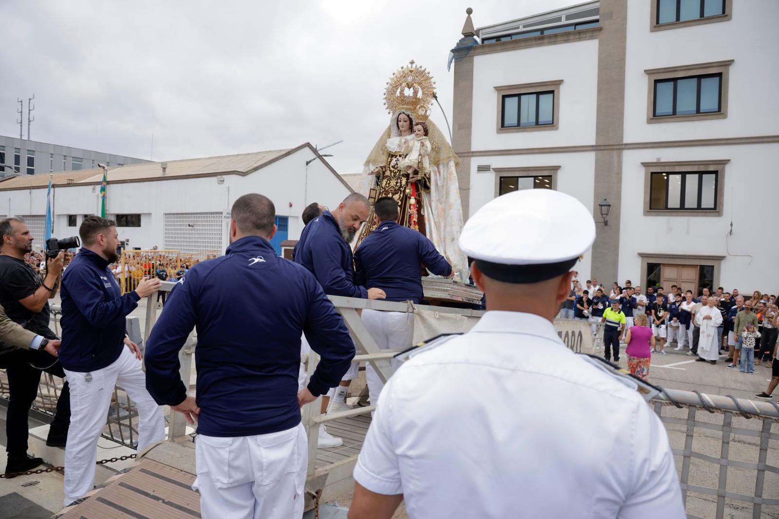 La Isleta sale a la calle para celebrar la procesión marítima del Carmen