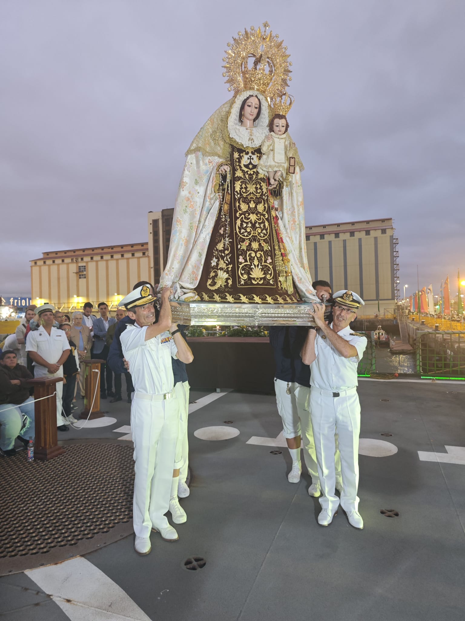 La Isleta sale a la calle para celebrar la procesión marítima del Carmen