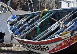 Una patera en la isla de El Hierro.