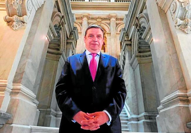 Luis Plana, ministro de Agricultura, Pesca y Alimentación.