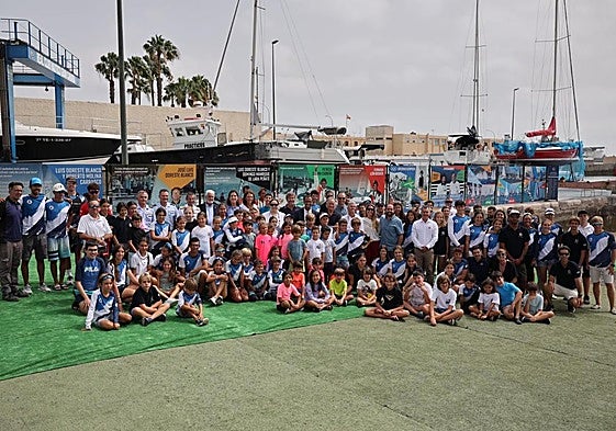 Las imágenes de la inauguración de los murales olímpicos en el Real Club Náutico