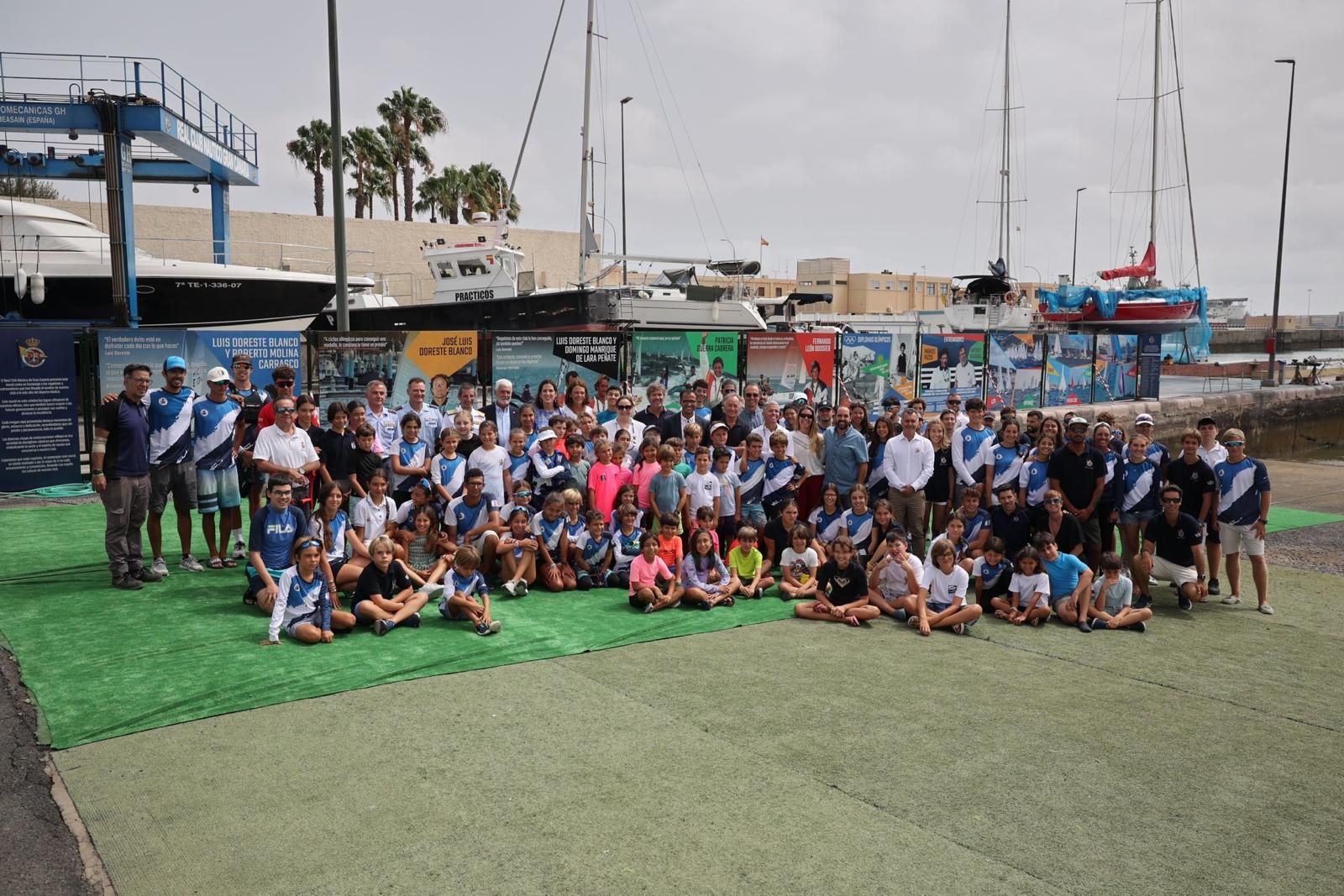 Las imágenes de la inauguración de los murales olímpicos en el Real Club Náutico