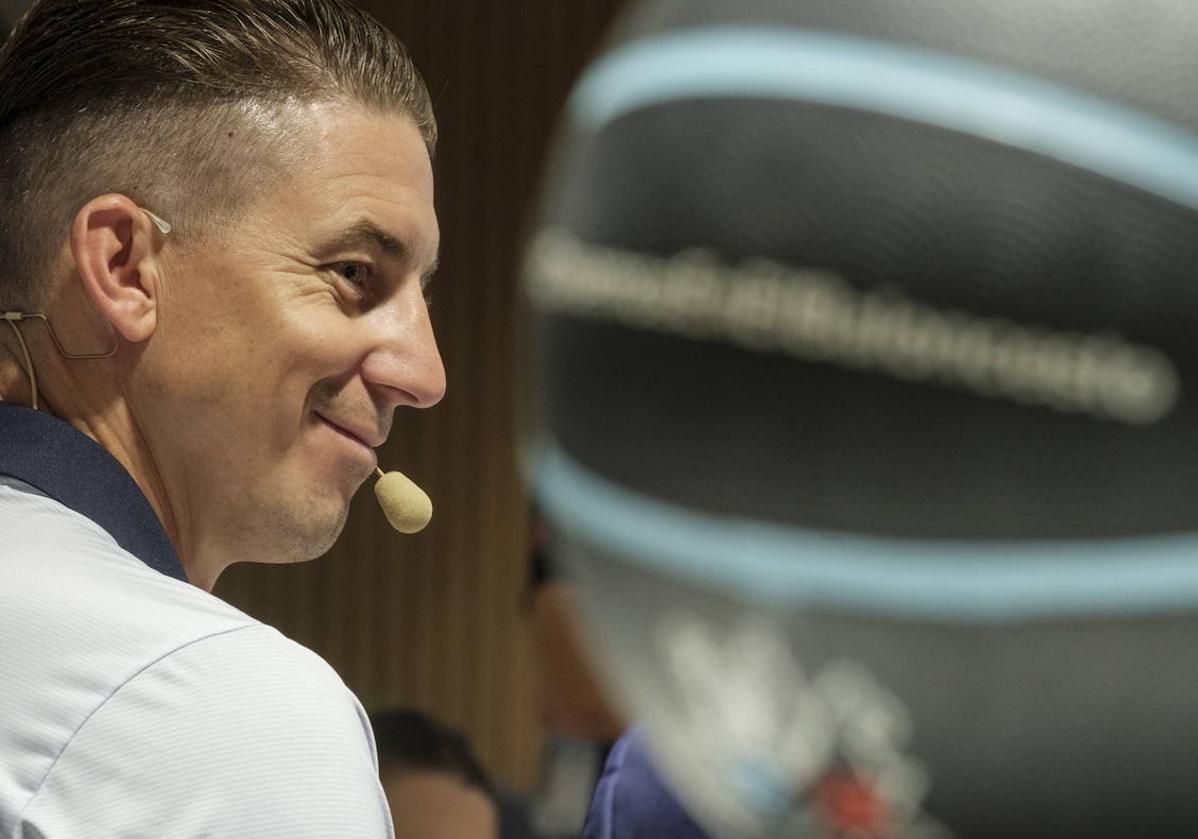 Jaycee Carroll durante el anuncio.