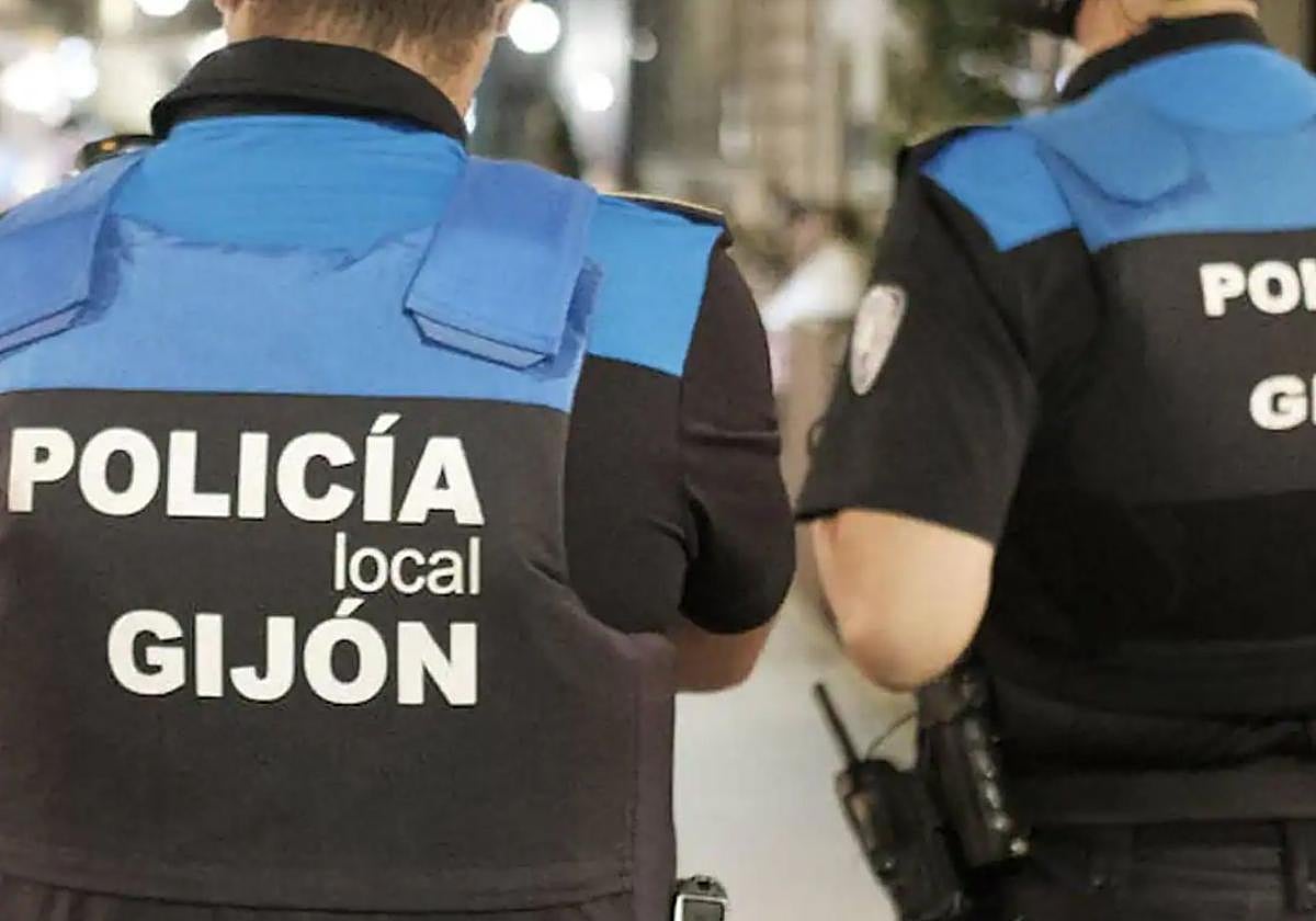 Agentes de la Policía Local de Gijón.