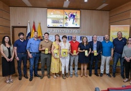 Participantes en la presentación, este jueves, de la campaña denominada Pasaporte Mercado.