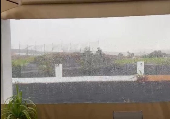 Tras el calor y la calima, Fuerteventura se refresca este martes con la lluvia.