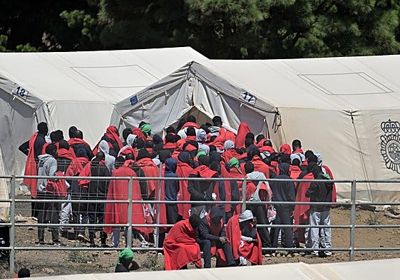 Imagen reciente de el Centro de Acogida Temporal de Extranjeros (CATE) de El Hierro, en el pueblo de San Andrés, en el municipio de Valverde, acoge estos días a más de 700 personas que han llegado a la isla en diferentes cayucos.