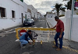 Montaje para el mercadillo en Teguise del domingo pasado.