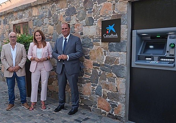 CaixaBank amplía su cobertura a la totalidad de los municipios de Canarias para garantizar la inclusión financiera