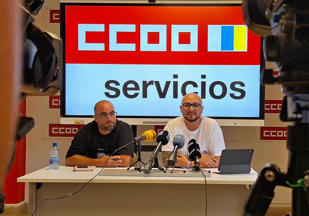 Borja Suárez (d) durante su intervención en rueda de prensa en la jornada de hoy