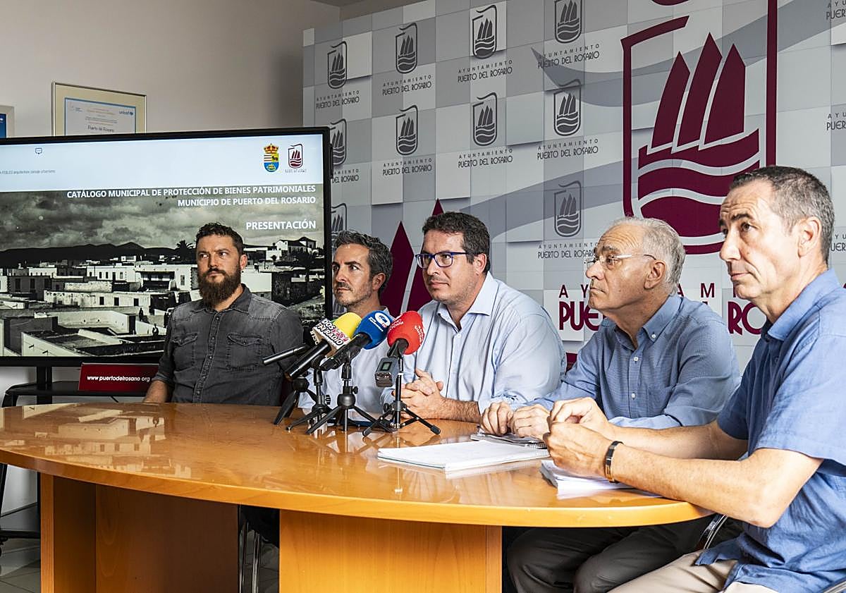 Imagen principal - Un equipo redactor para los 823 bienes del catálogo histórico de Puerto del Rosario