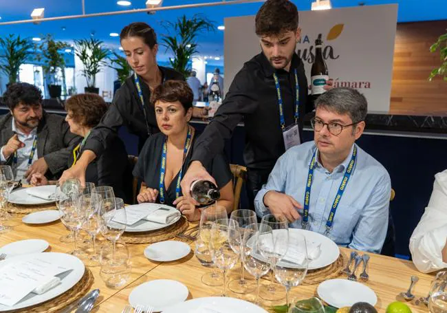 El menú degustación se sirvió con dos vinos blancos y uno tinto de Bodega Tamerán.