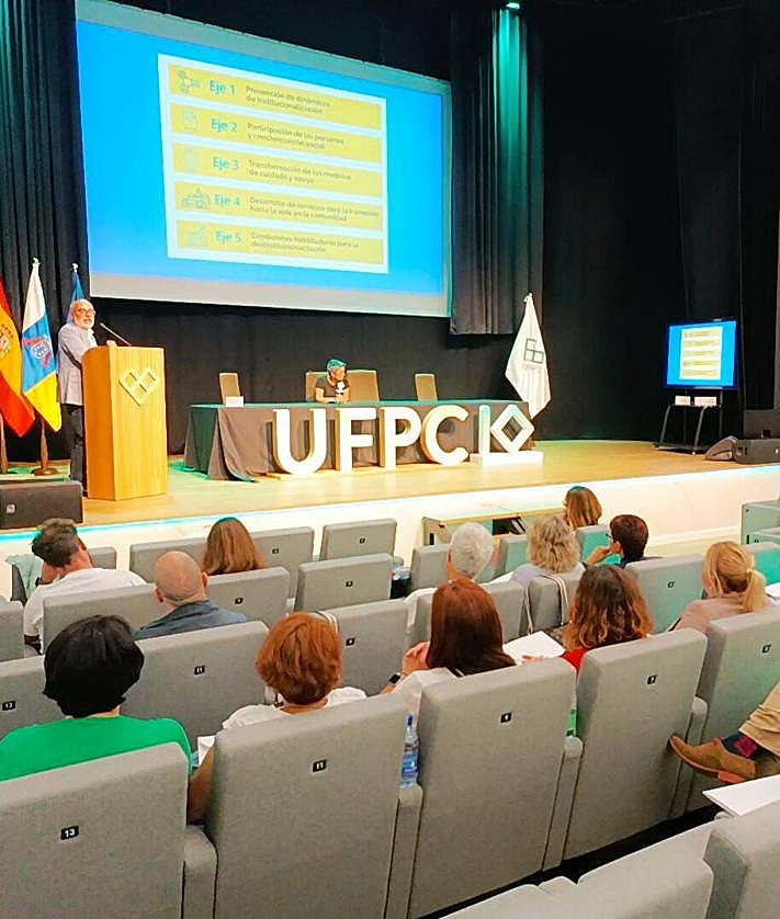 Imagen secundaria 2 - El Colegio de Enfermería urge a tomar conciencia de las nuevas necesidades de cuidados