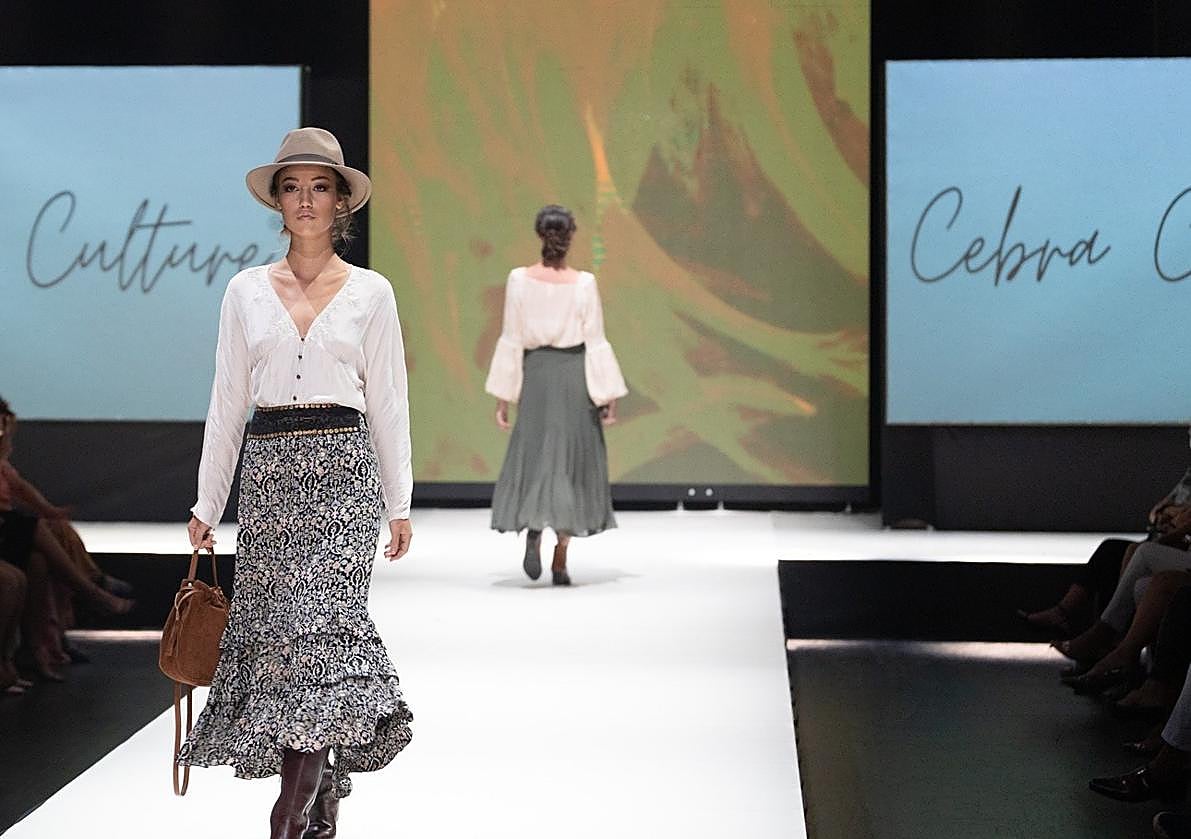 Imagen secundaria 1 - Fuerteventura también es moda: nueve diseñadores se dan cita en la Fashion Week