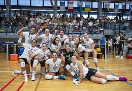 Las jugadoras del Heidelberg Volkswagen celebran la victoria ante el Emevé en su fortín esta temporada.