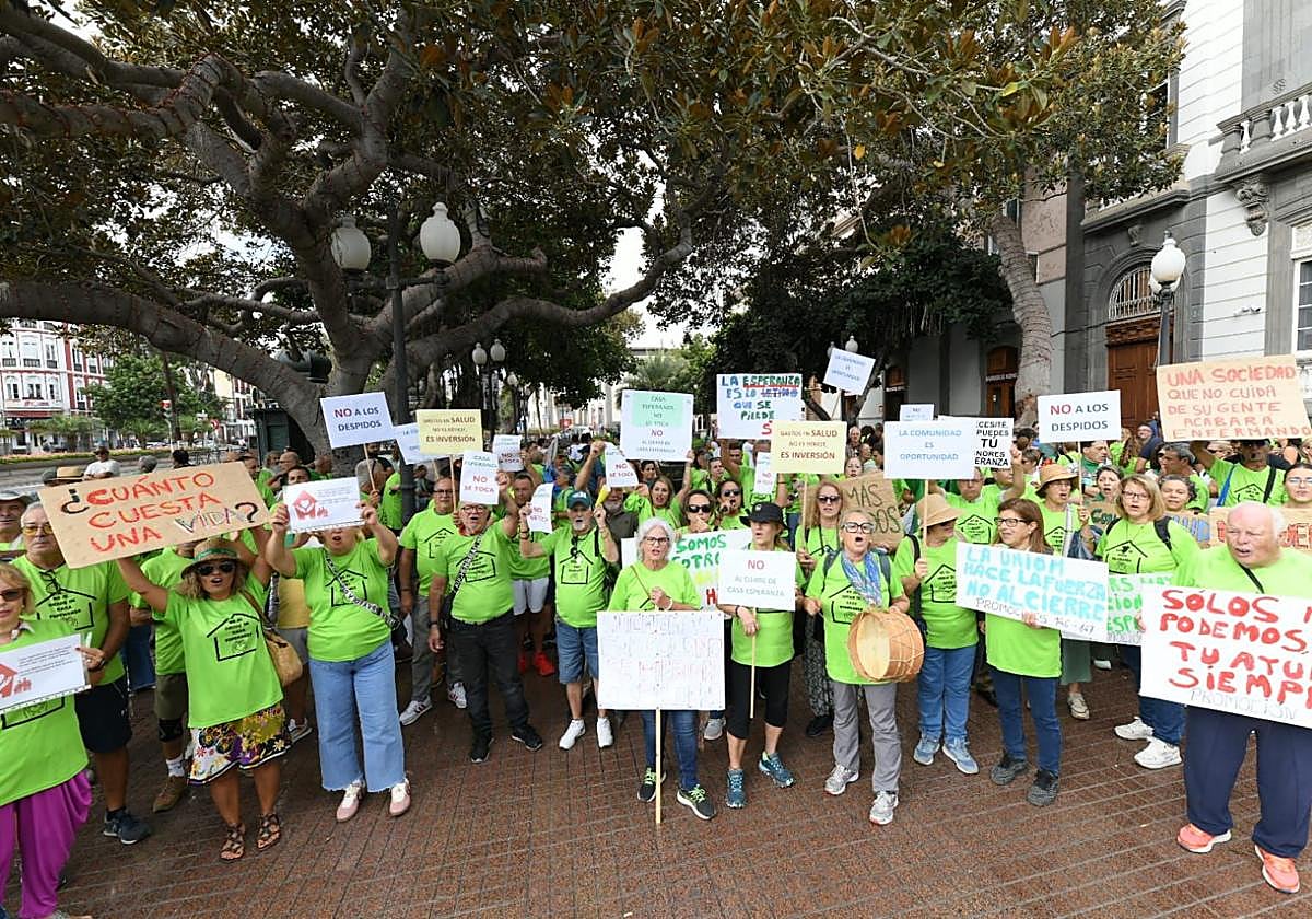 Las imágenes de las protestas de los trabajadores del Proyecto Esperanza de Cáritas