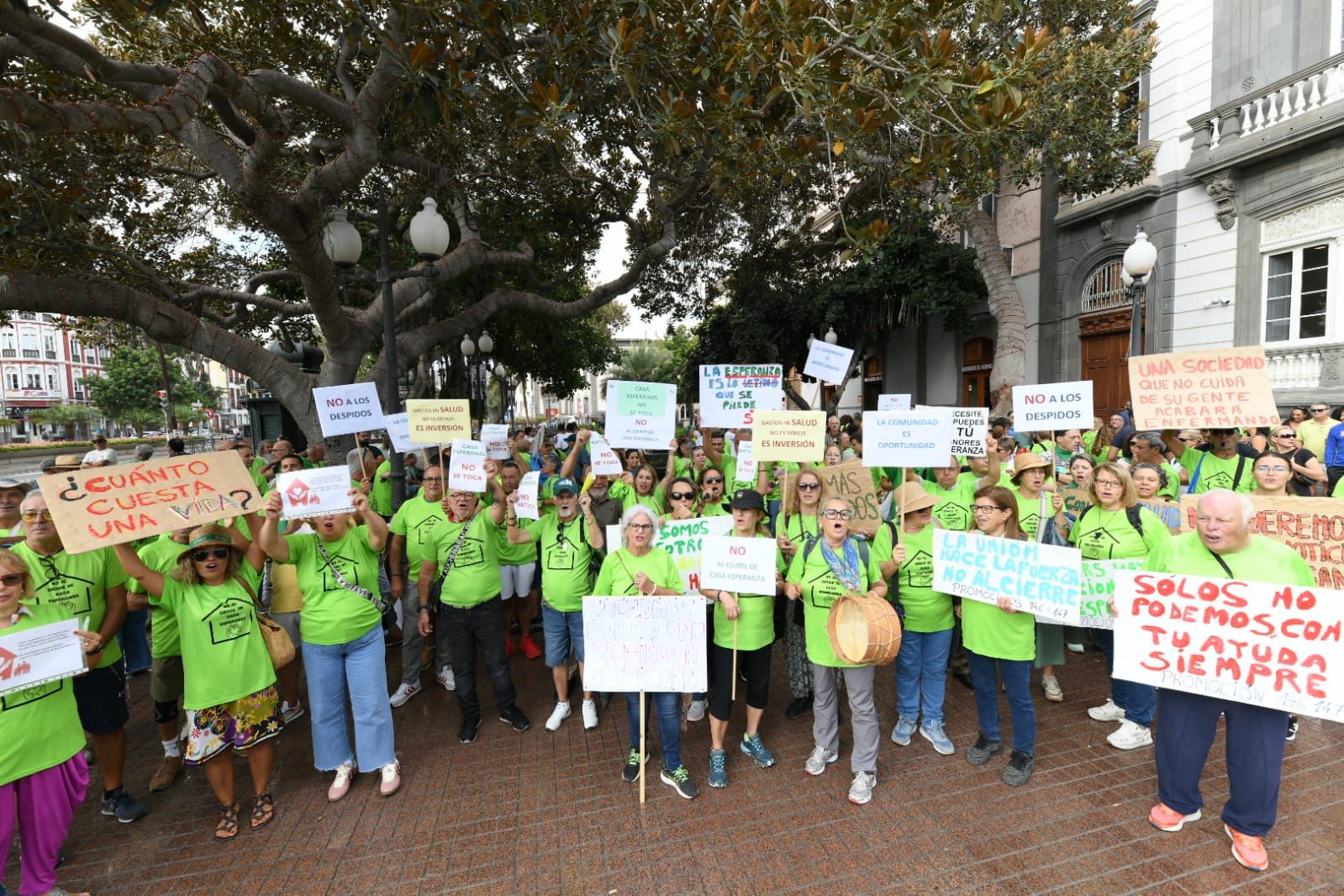 Las imágenes de las protestas de los trabajadores del Proyecto Esperanza de Cáritas