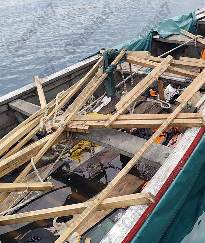 Imagen secundaria 2 - Imágenes del cayuco.