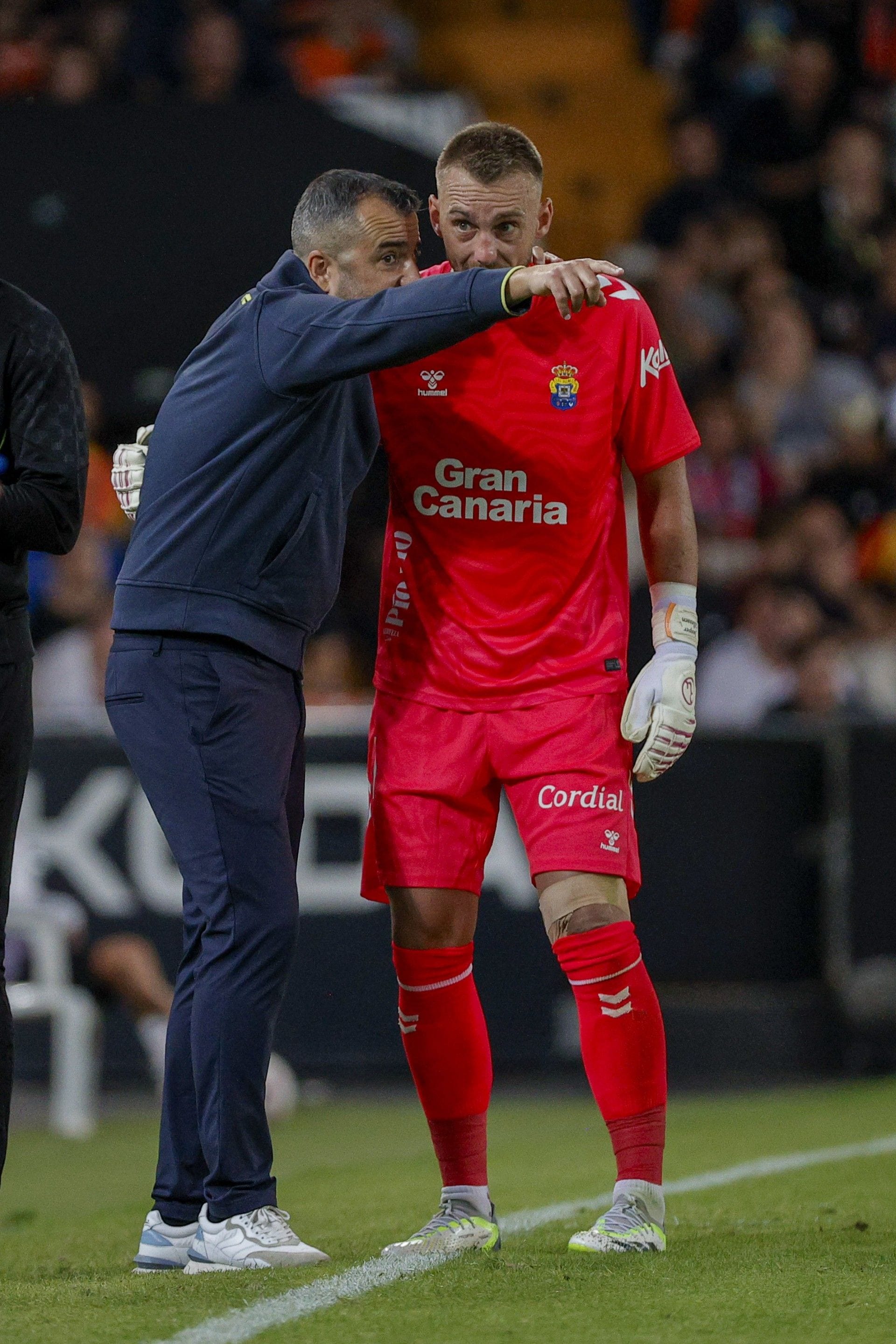 Carrión y Cillessen, en Mestalla.