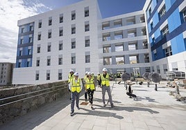 Antonio Morales e Isabel Mena visitaron las modélicas instalaciones en Taliarte.
