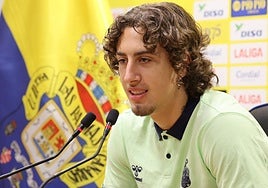 Imagen de la rueda de prensa del delantero de la UD Las Palmas, Fabio Silvia.