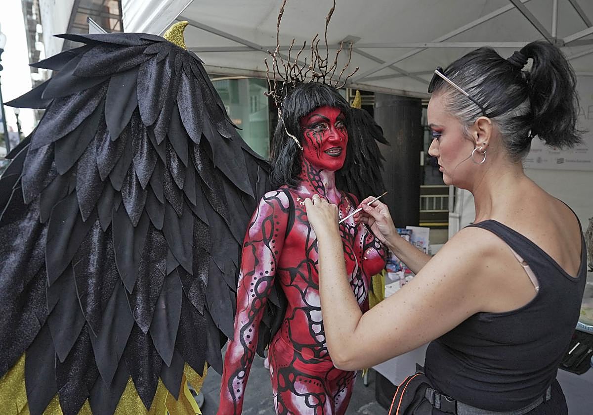 Imagen principal - Cultura y ocio pasean por Triana