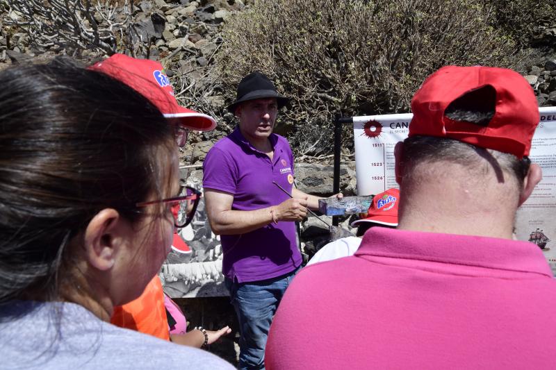 Lorenzo Pérez en su finca de Ingenio.