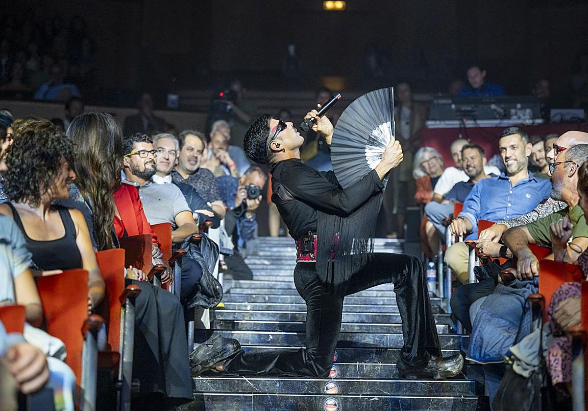 Rodrigo Cuevas cautiva al público grancanario