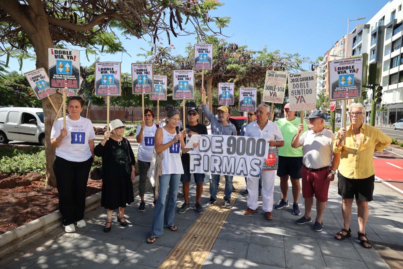 Las imágenes de la nueva manifestación en La Isleta por la doble vía